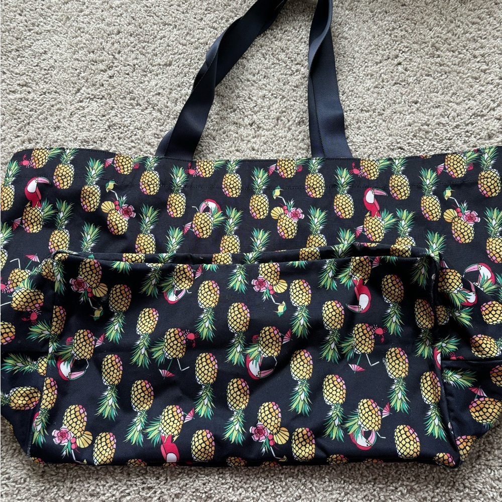 Vera Bradley-Large Tote- Pineapple Print